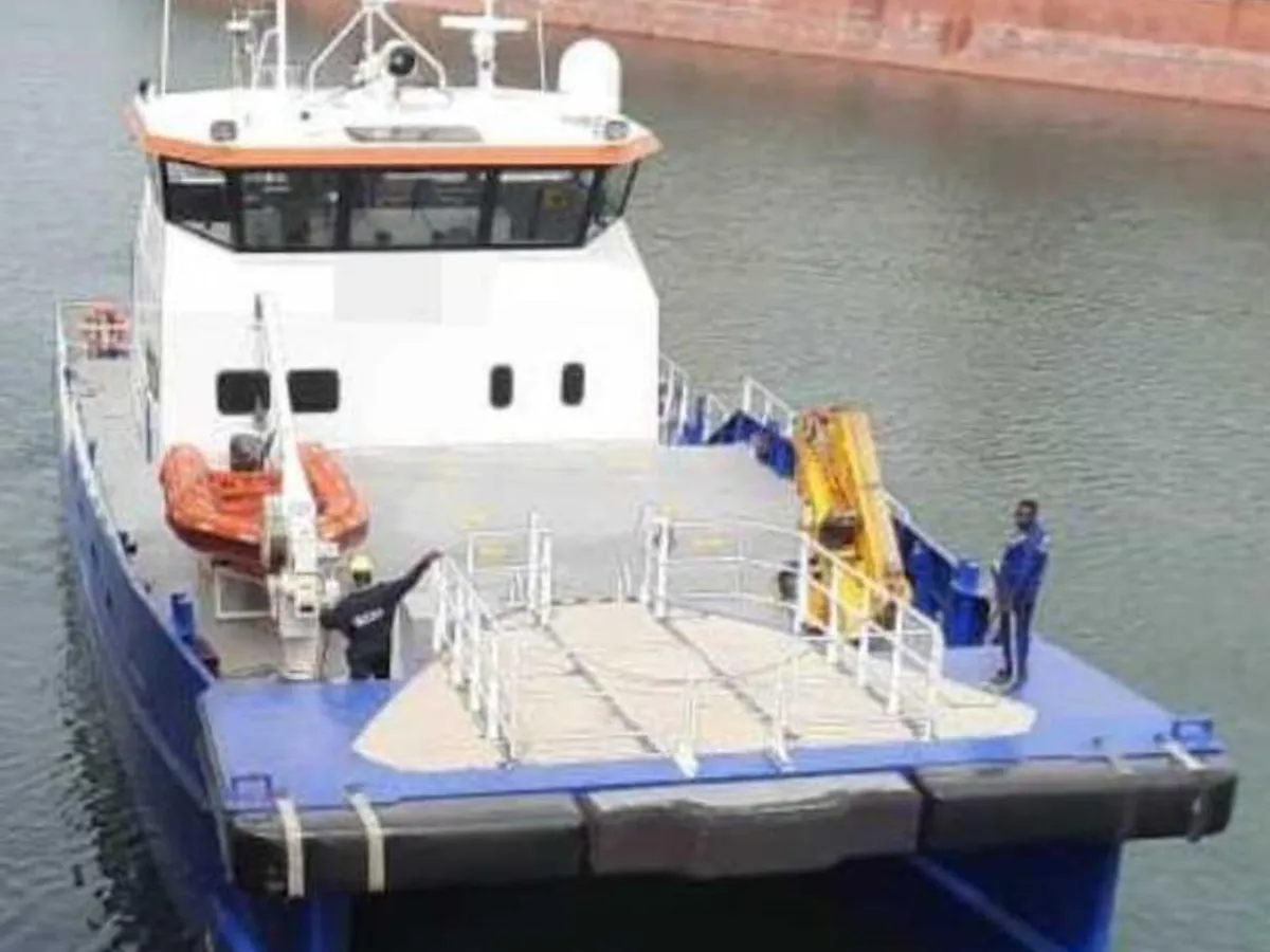 Kapal anak kapal untuk dijual