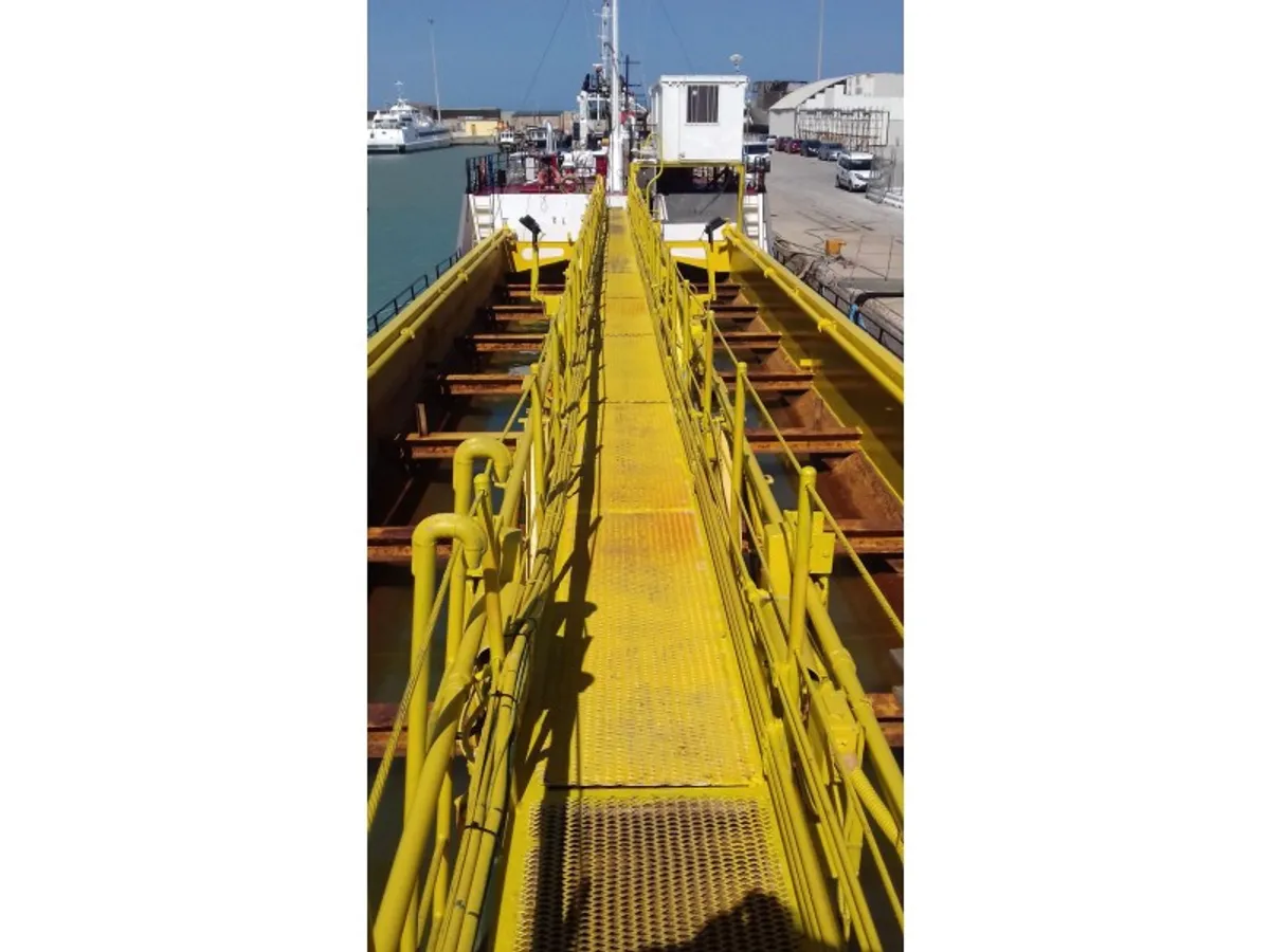Kapal pengorek untuk dijual