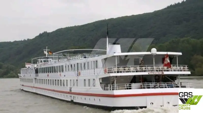 Kapal pelayaran untuk dijual