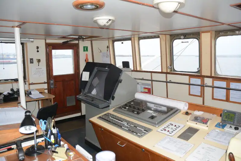 Kapal Bekal Pantas (FSV) untuk dijual