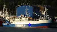 Kapal untuk pemprosesan dan penghantaran ikan untuk dijual