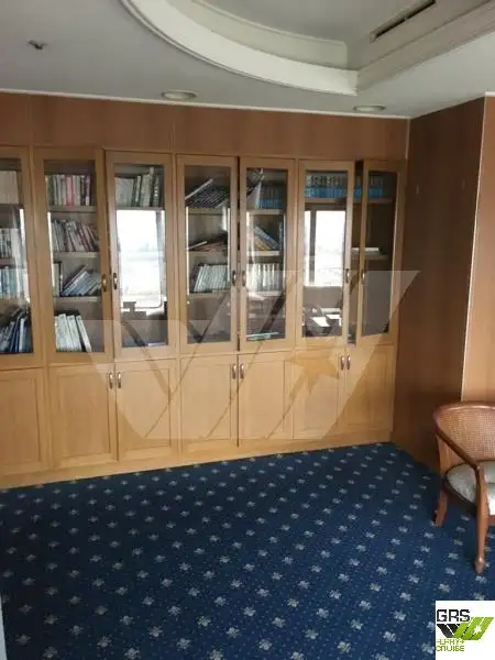 Kapal pelayaran untuk dijual