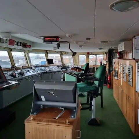 Kapal rondaan untuk dijual