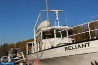 Kapal feri untuk dijual