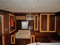 Yacht untuk dijual