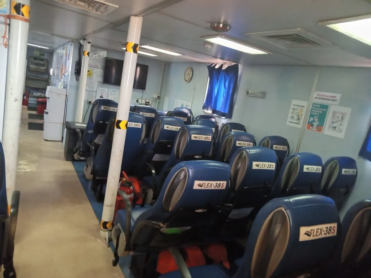 Kapal bekalan untuk dijual