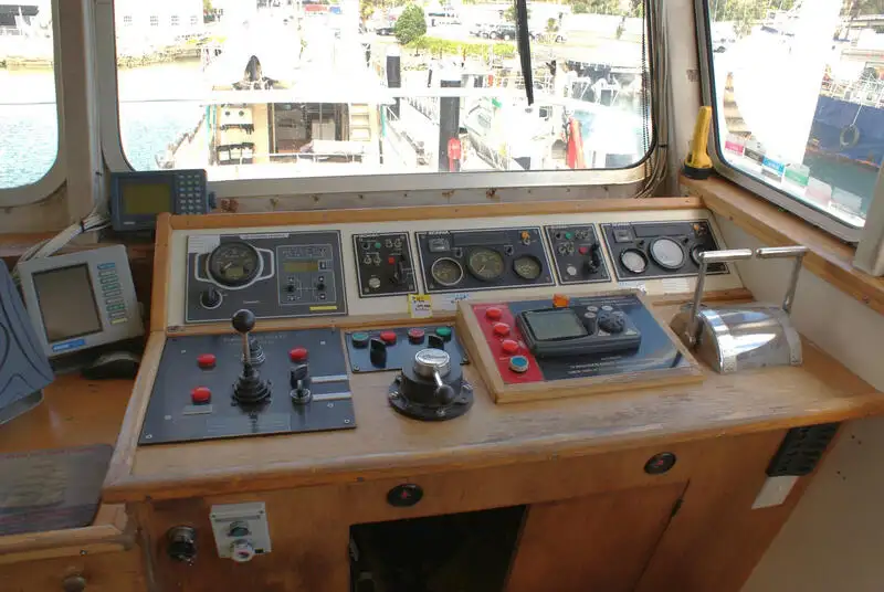 Kapal layar untuk dijual