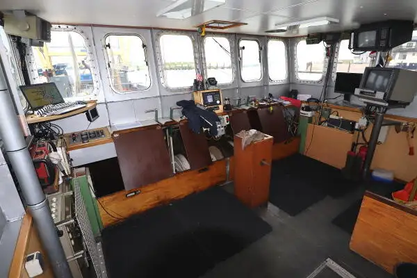 Kapal penumpang untuk dijual