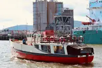 Kapal penumpang untuk dijual