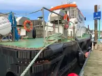 Kapal anak kapal untuk dijual
