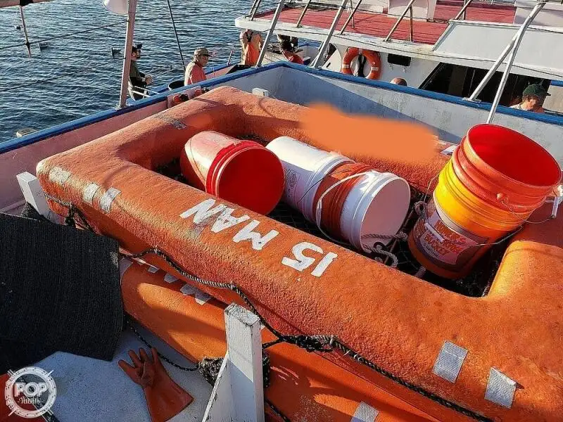 Kapal feri untuk dijual
