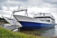 Kapal feri untuk dijual