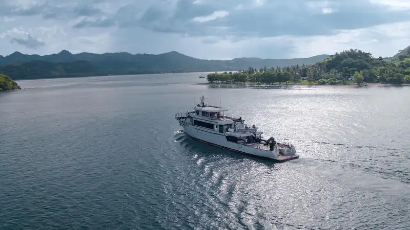 Kapal tinjauan untuk dijual