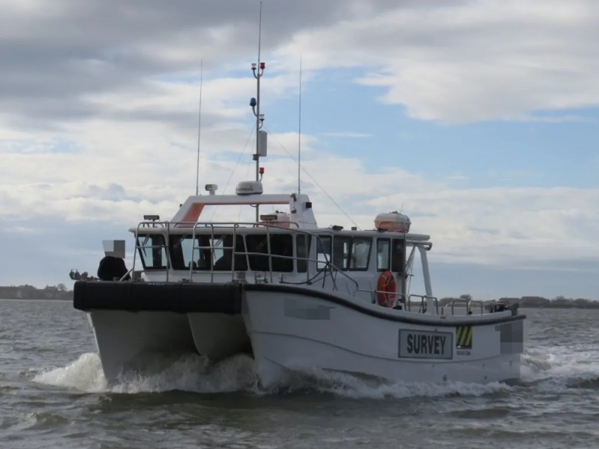 Kapal tinjauan untuk dijual