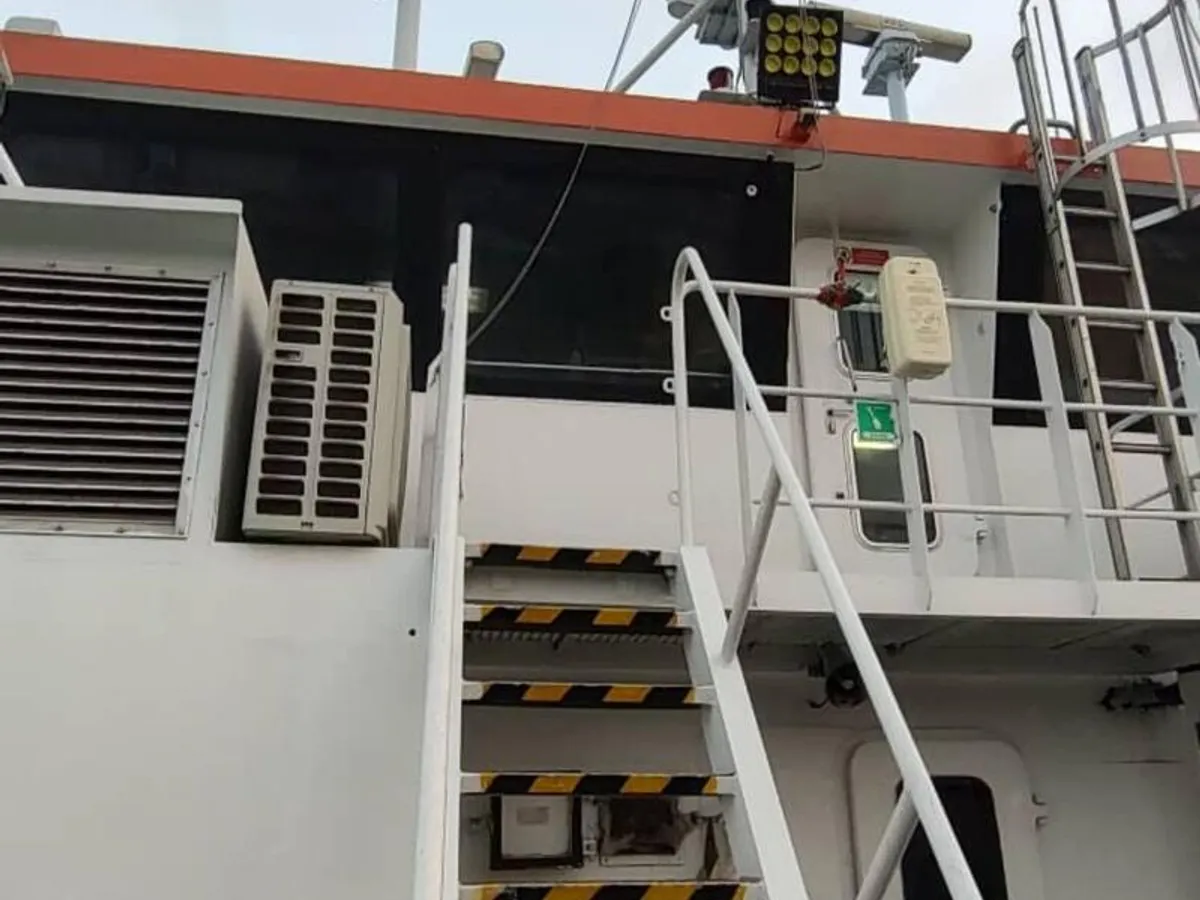 Kapal anak kapal untuk dijual
