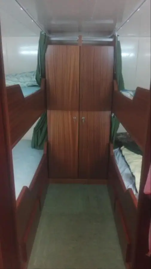 Kapal kerja untuk dijual