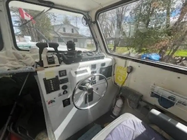 Kapal kerja untuk dijual