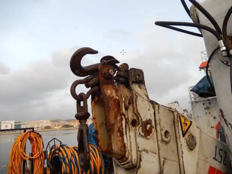 Kapal kerja untuk dijual
