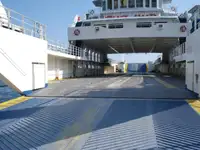 Kapal feri untuk jualan