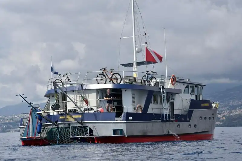 Kapal tunda untuk dijual