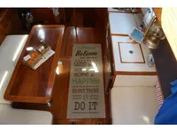 Yacht untuk dijual