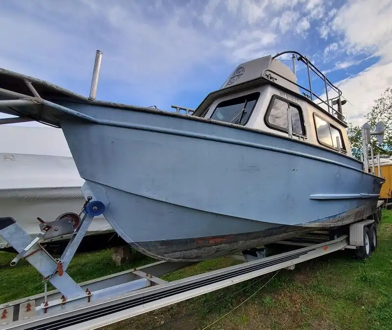 Kapal kerja untuk dijual