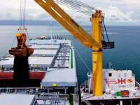 Kapal pengangkut ikan untuk dijual