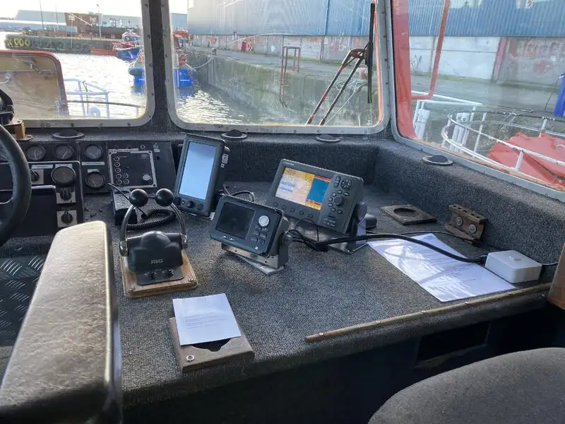 Kapal anak kapal untuk dijual