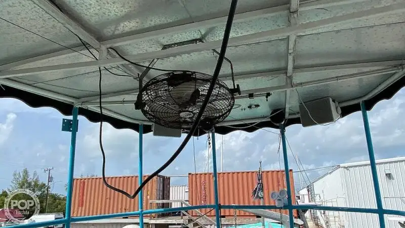 Kapal pelayaran untuk dijual