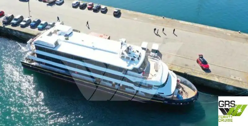 Kapal pelayaran untuk dijual