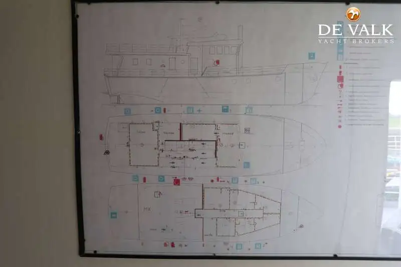 Hotel terapung untuk dijual