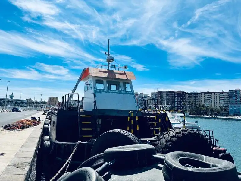 Kapal kerja untuk dijual