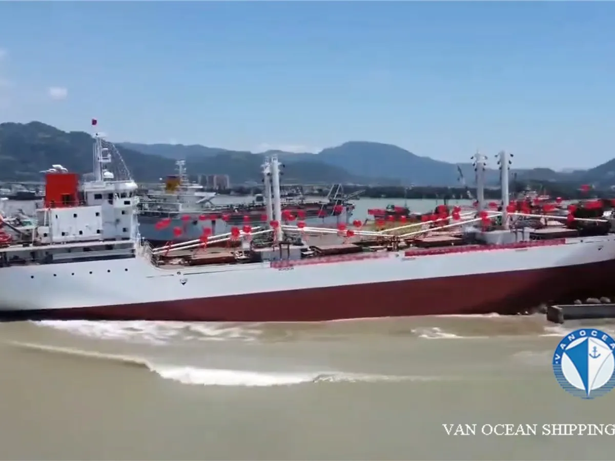 Kapal peti sejuk untuk dijual