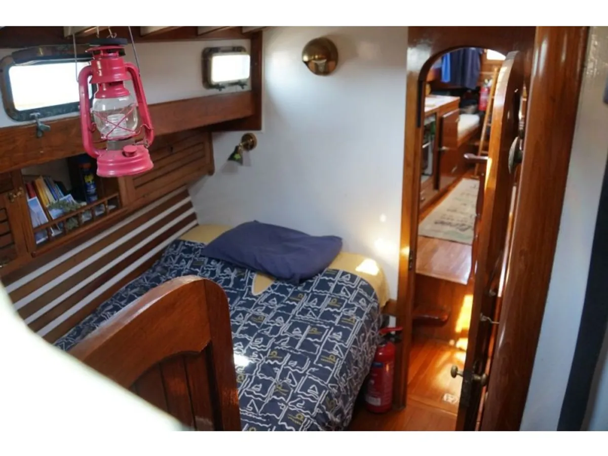 Yacht untuk dijual