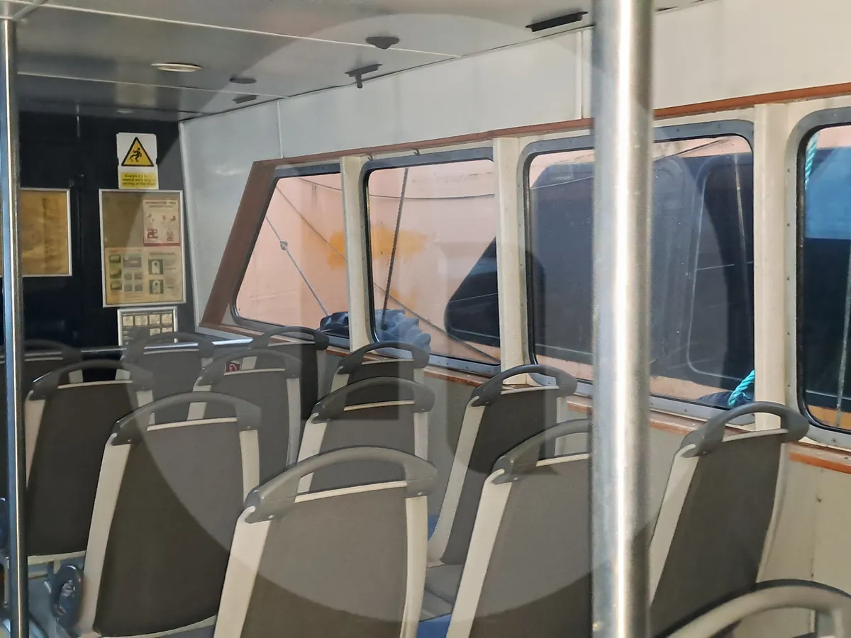 Kapal feri untuk dijual