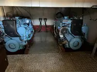 Kapal feri untuk dijual