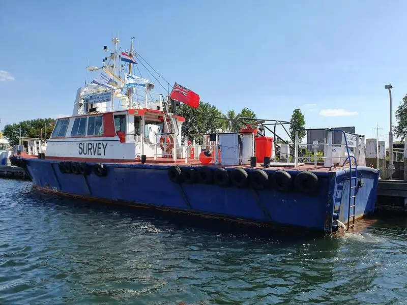 Kapal rondaan untuk dijual