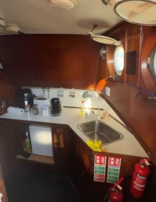 Kapal tunda untuk dijual