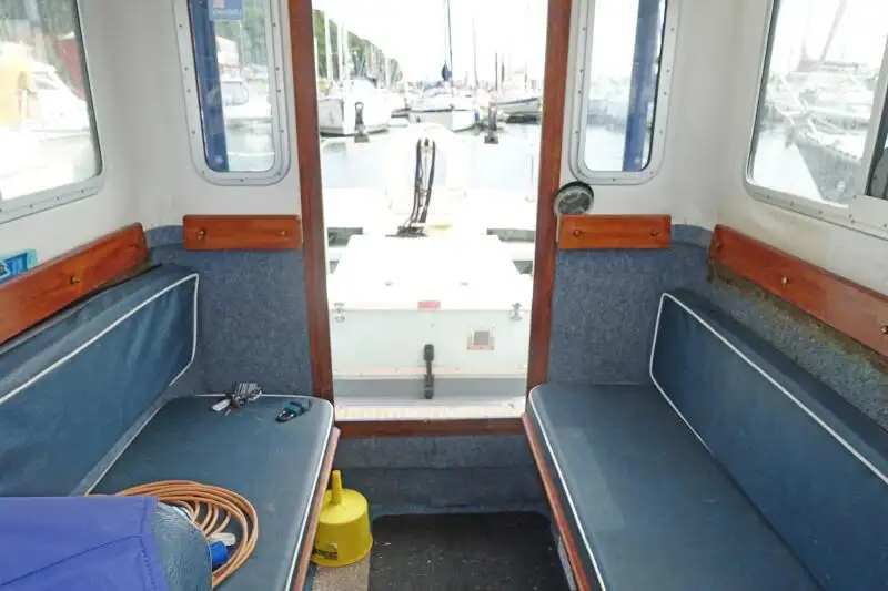 Kapal kerja untuk dijual