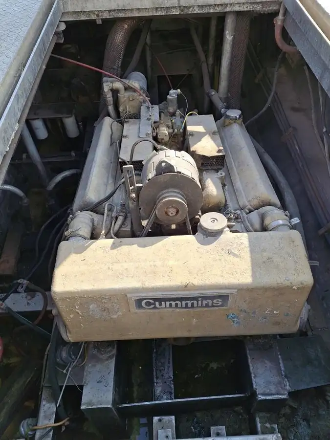 Kapal kerja untuk dijual