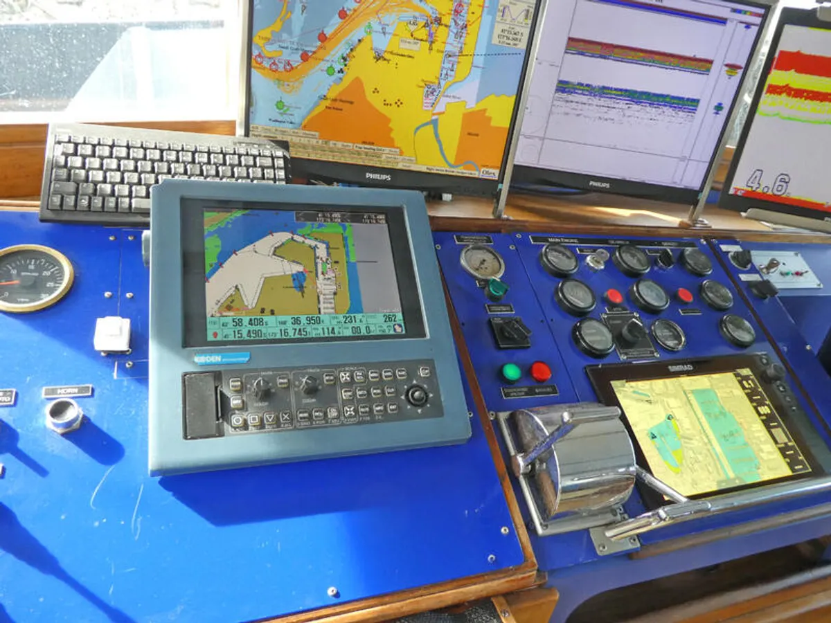 Kapal feri untuk dijual