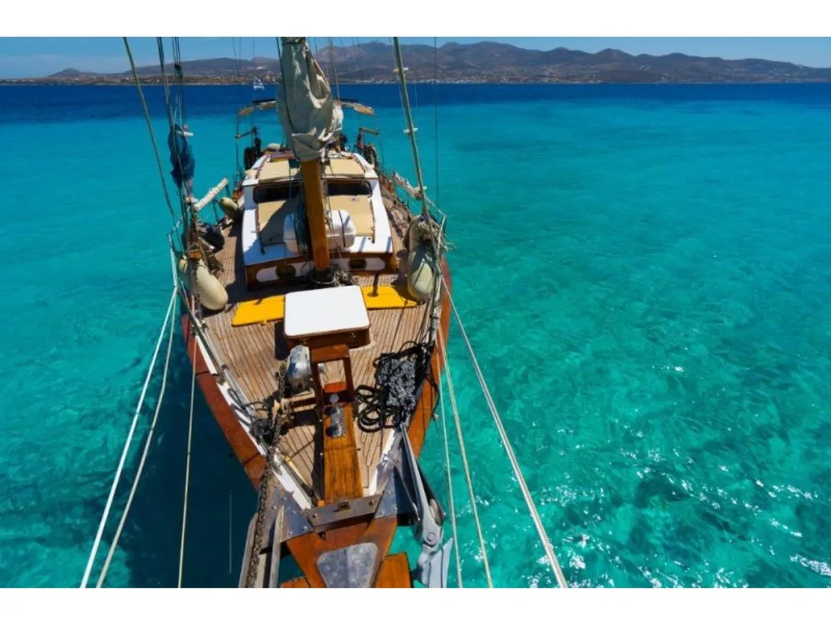 Yacht untuk dijual