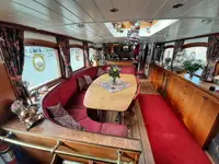 Kapal pelayaran untuk dijual