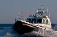 Kapal tinjauan untuk dijual