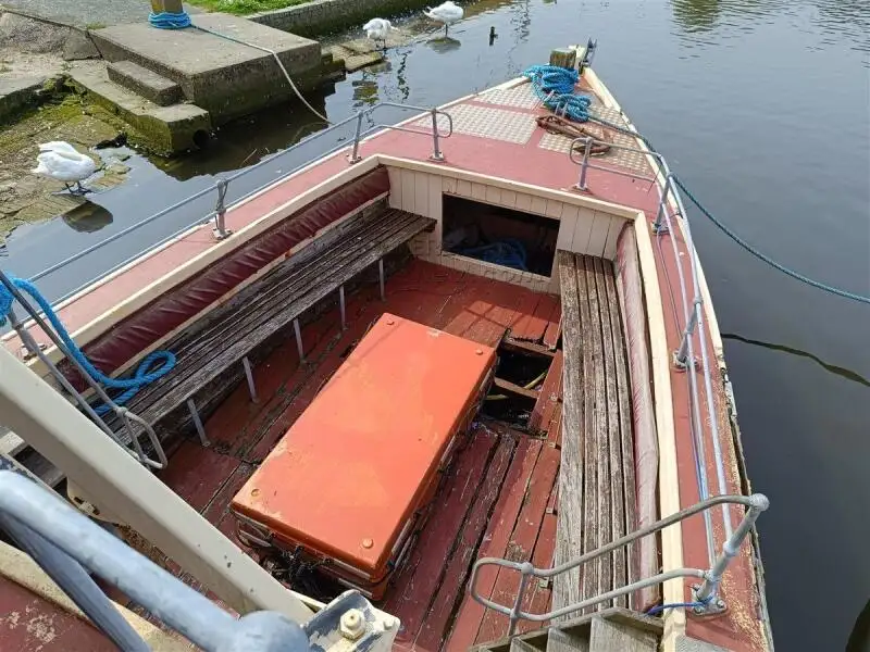 Kapal feri untuk dijual