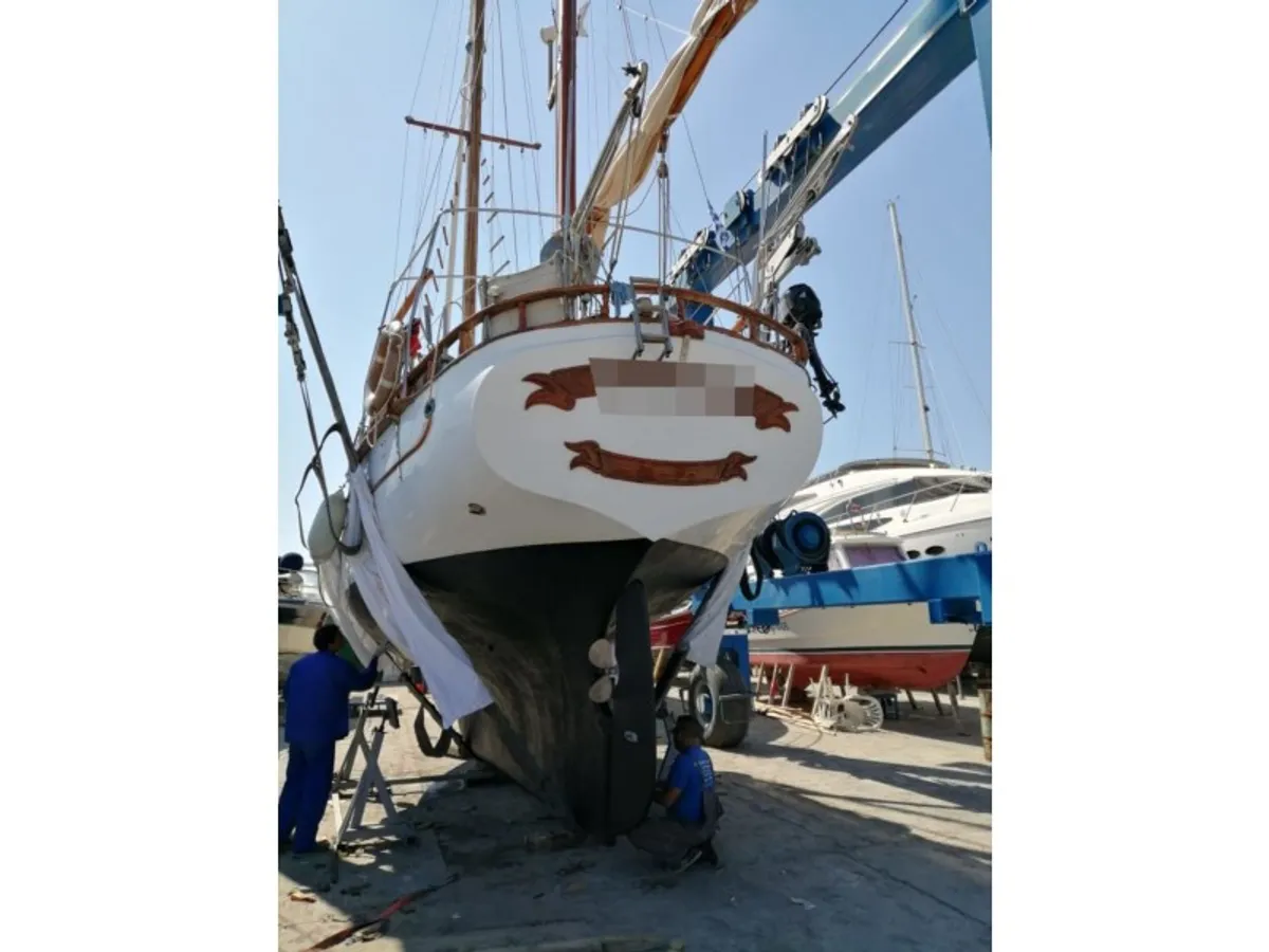 Yacht untuk dijual