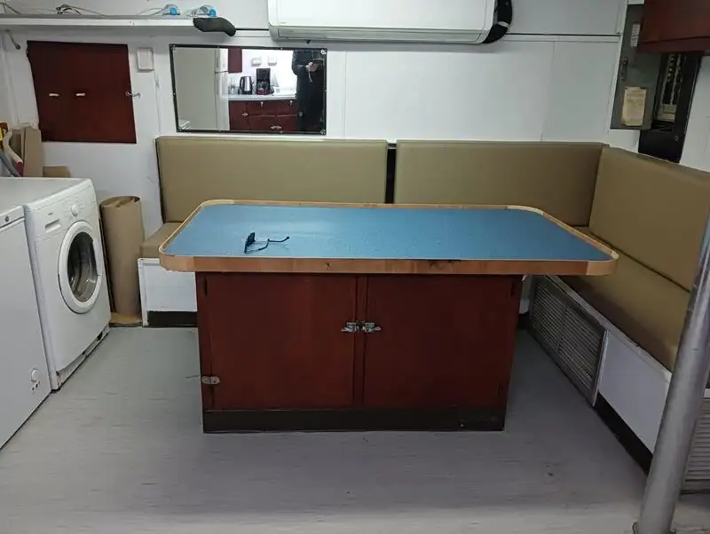 Kapal kontena untuk dijual