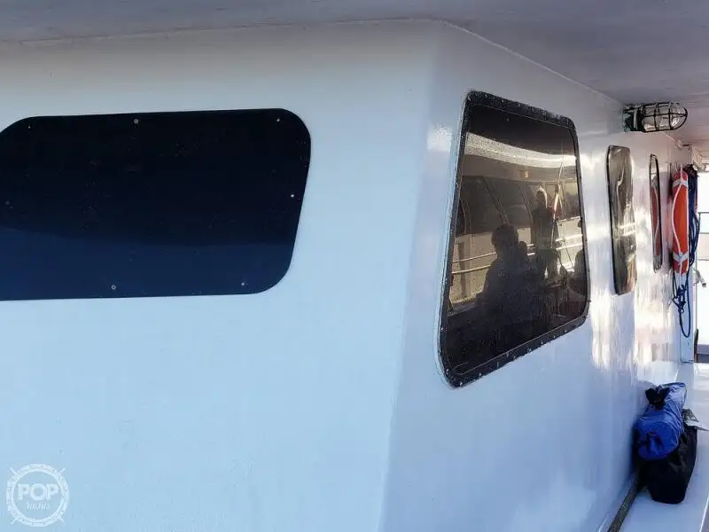 Kapal feri untuk dijual