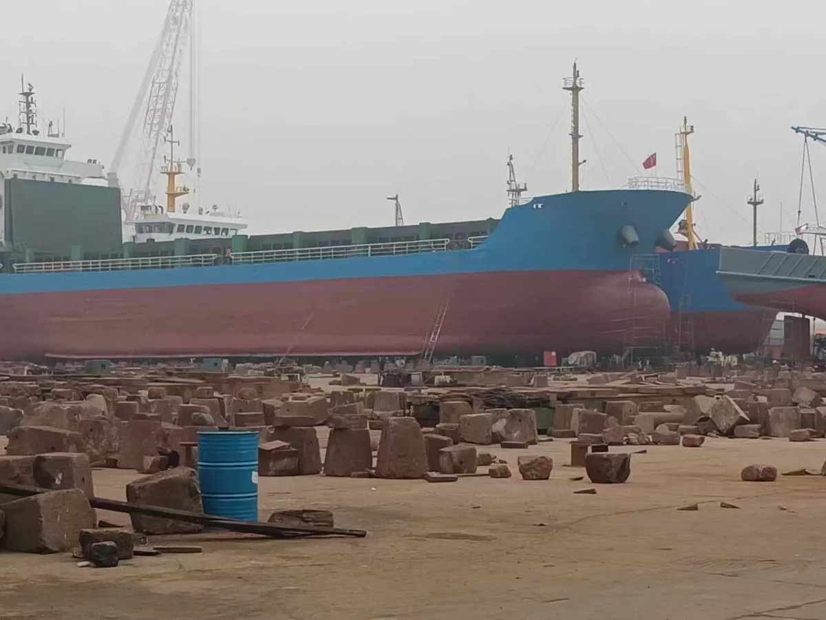 Kapal kontena untuk dijual