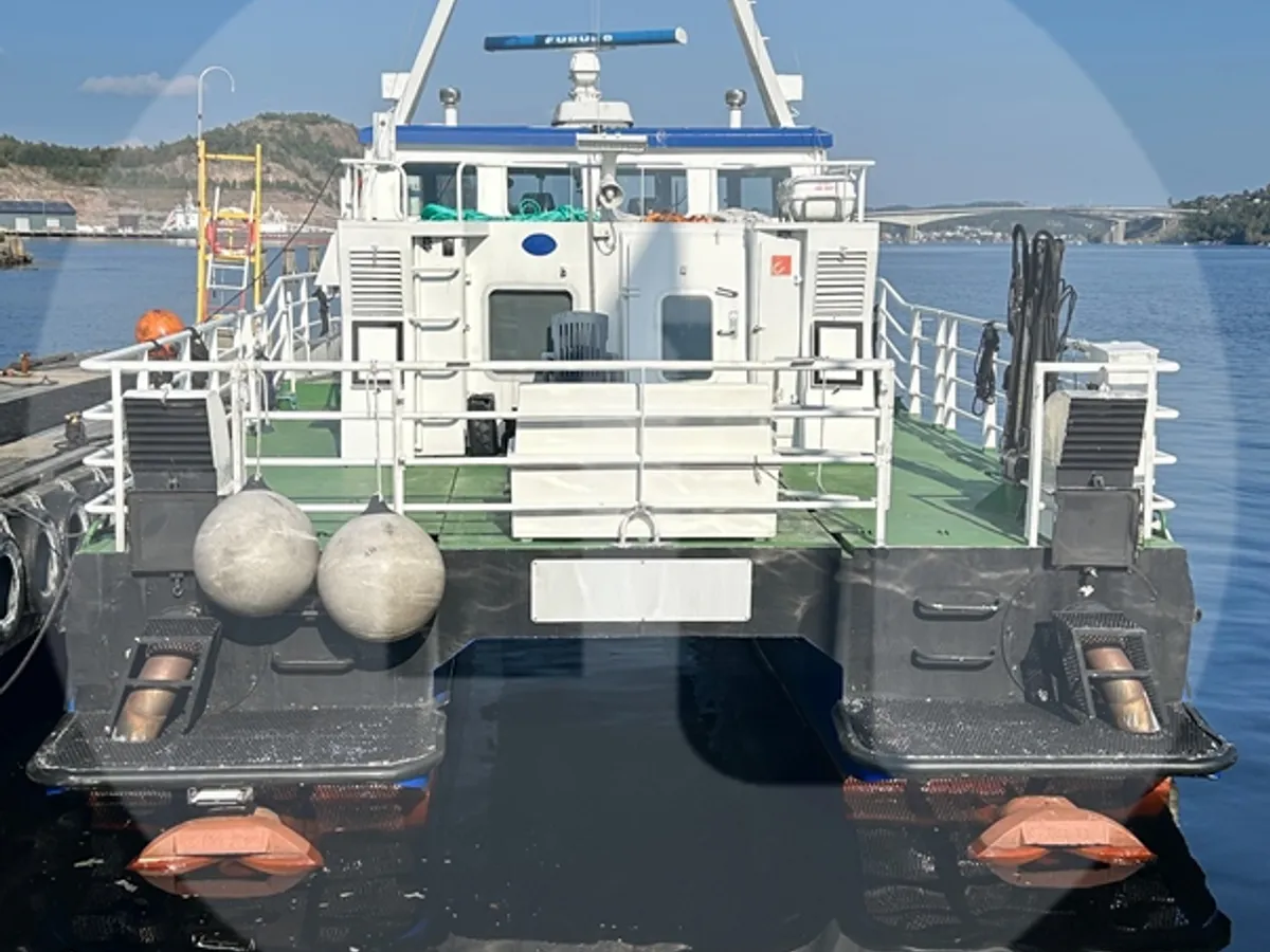 Kapal kerja untuk dijual